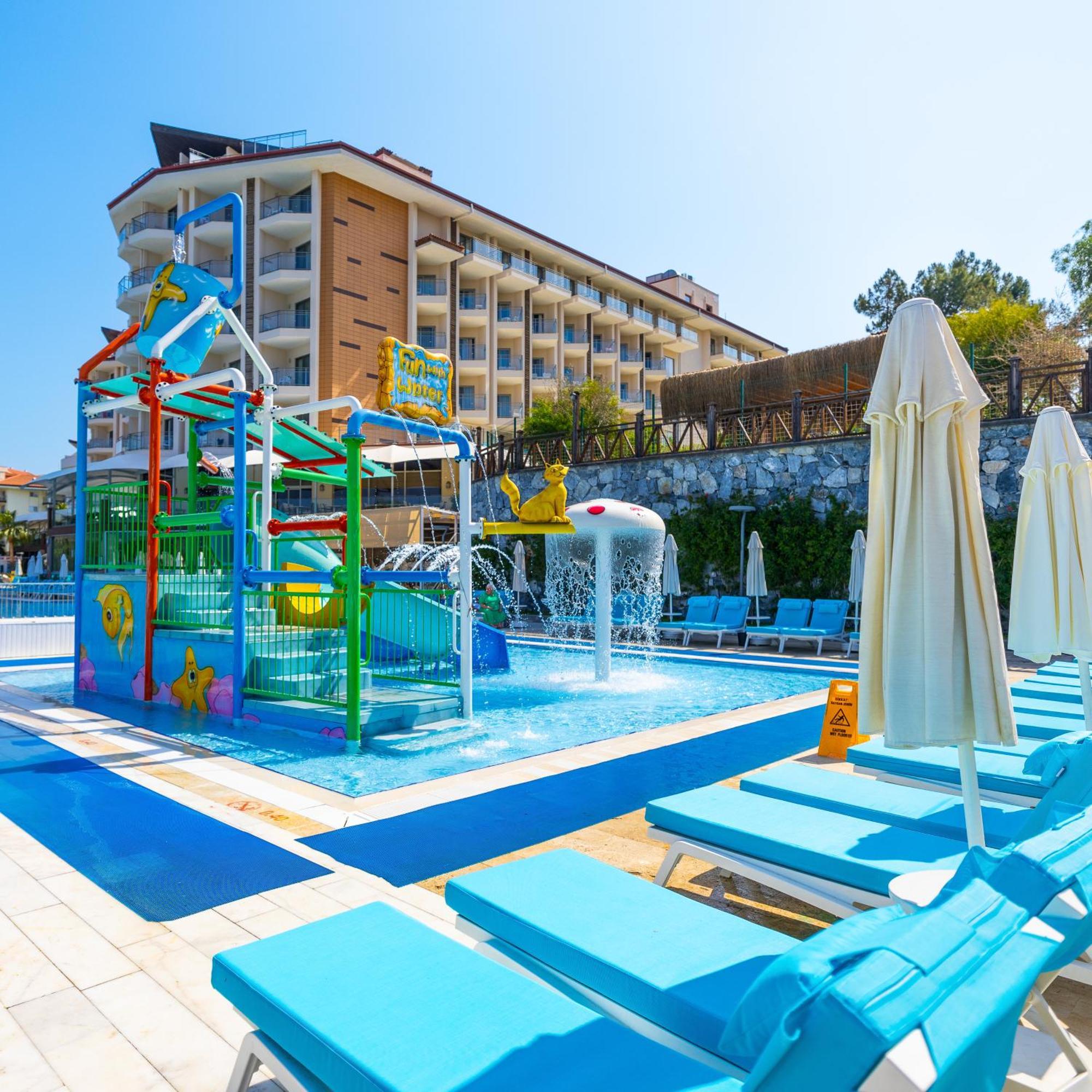 Ramada Resort Kusadasi & Golf Exterior foto